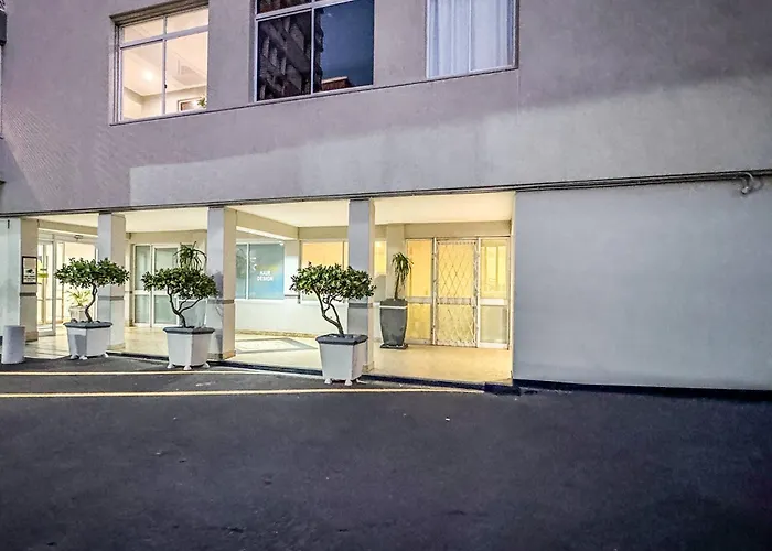 Centurion 207 Luxury Sea Point One Bedroom Apartment With Access To Magnificent Pool Perfect Location By Super Host Melvyn