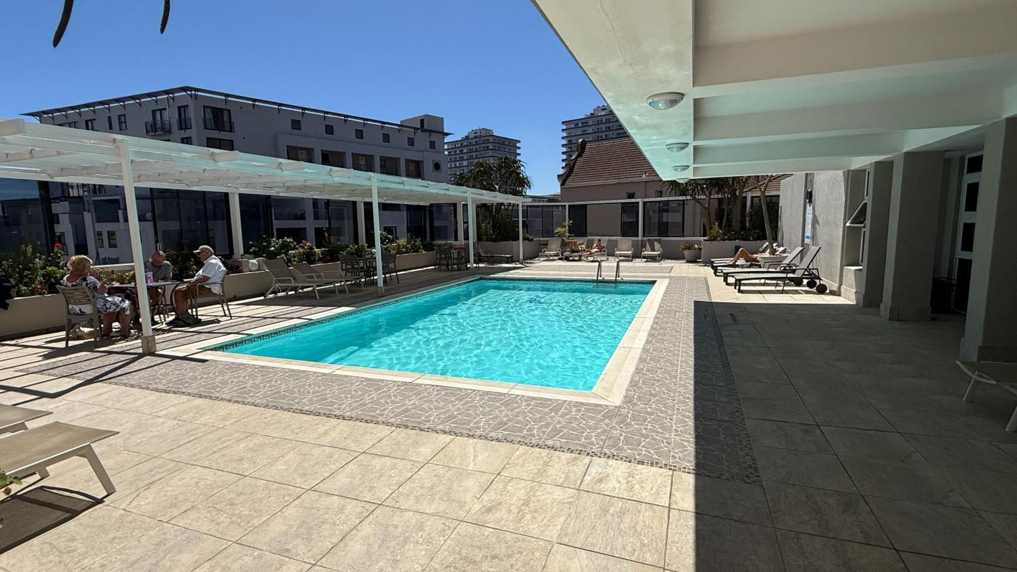 Centurion 207 Luxury Sea Point One Bedroom With Access To Magnificent Pool Perfect Location By Super Host Melvyn
